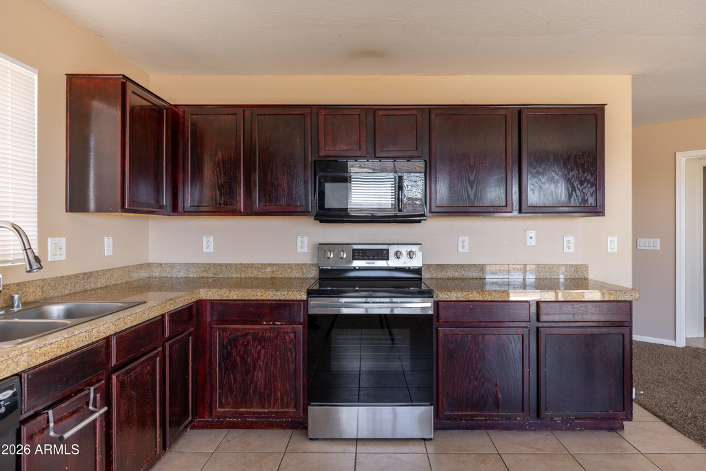 18892 N Toledo Avenue - Photo 8
