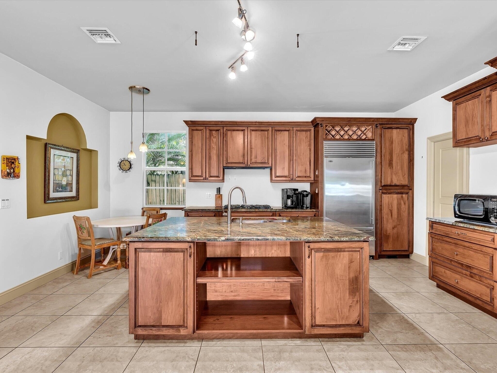 724 Park Place - Photo 8