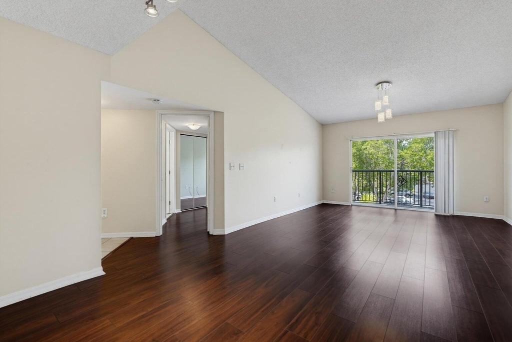 400 Crestwood Court N - Photo 29