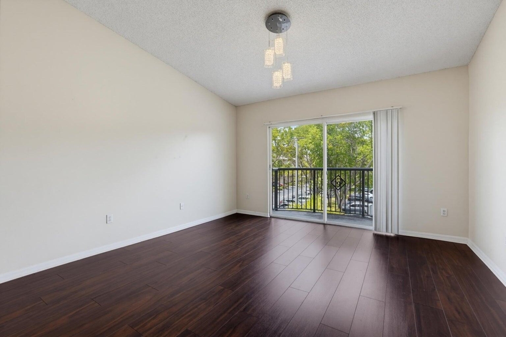 400 Crestwood Court N - Photo 12