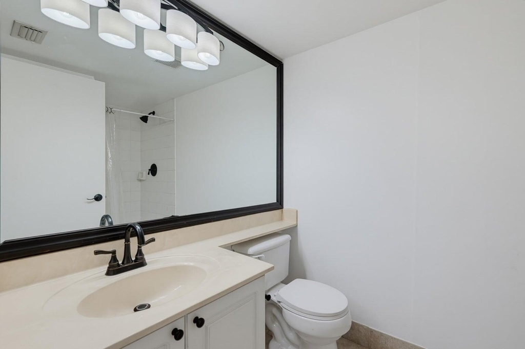 400 Crestwood Court N - Photo 9
