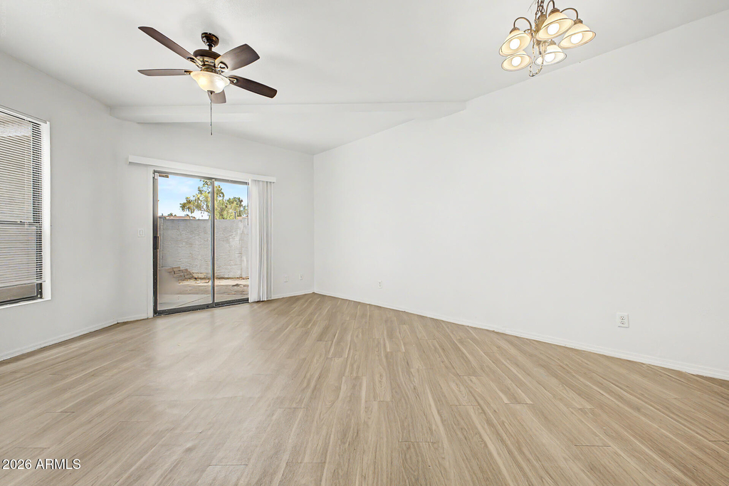280 S Elizabeth Way - Photo 2
