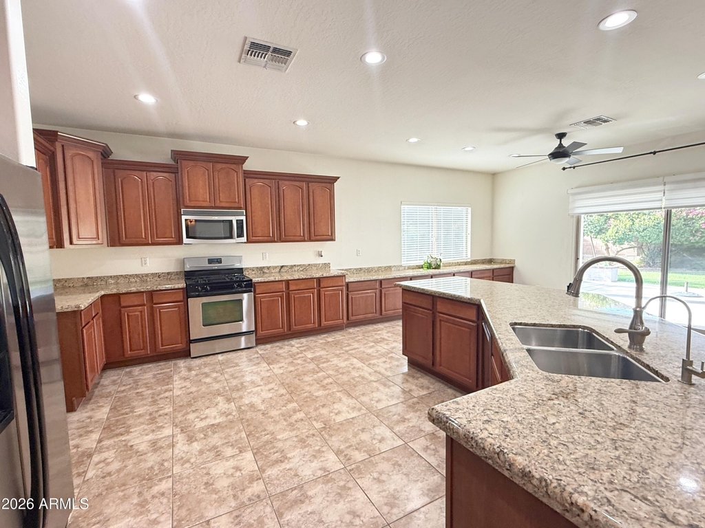 2778 E Courtney Street - Photo 8