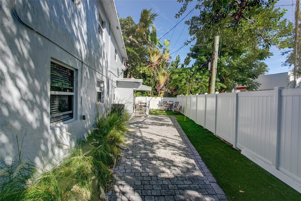 530 S Federal Highway - Photo 10
