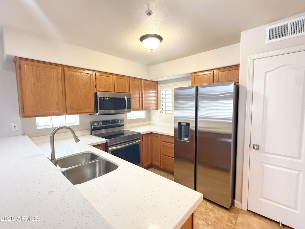 5665 W Galveston Street - Photo 6