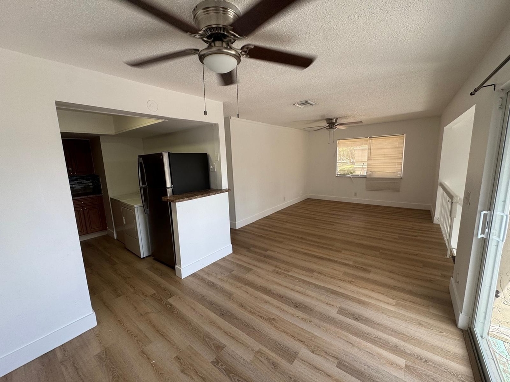 5830 Nw 21st Street - Photo 2