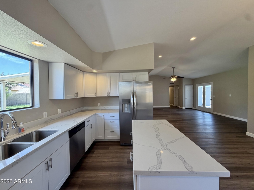 5201 W Mercer Lane - Photo 7