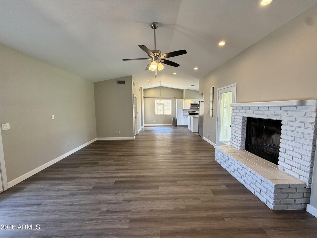 5201 W Mercer Lane - Photo 11