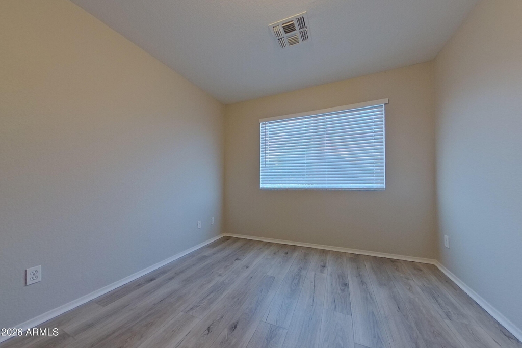 16264 W Lincoln Street - Photo 9