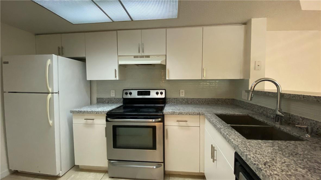 5045 Wiles Road - Photo 4