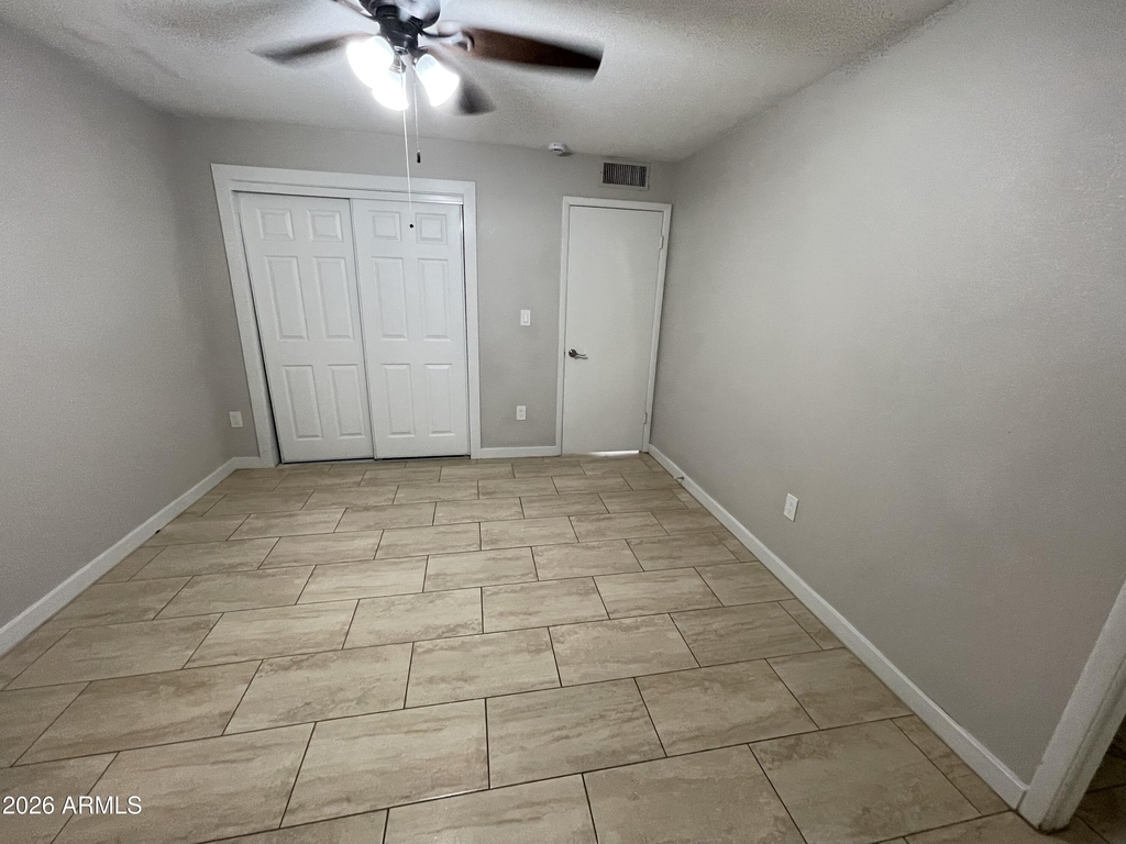 2211 N 54th Lane - Photo 12