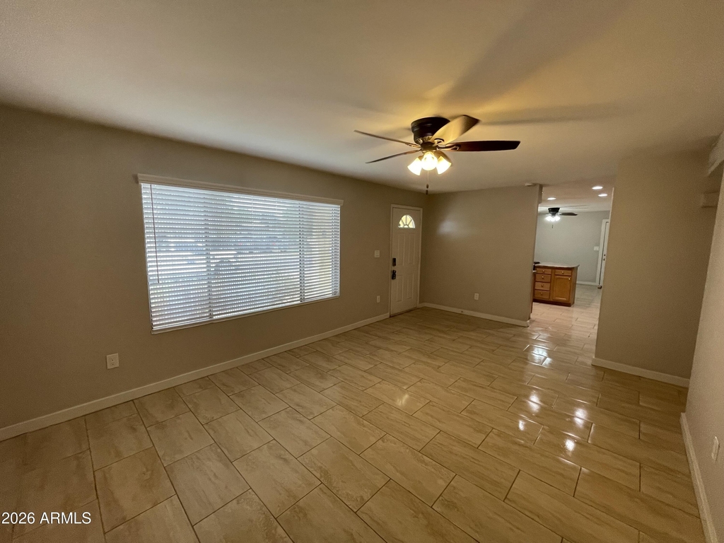 2211 N 54th Lane - Photo 2