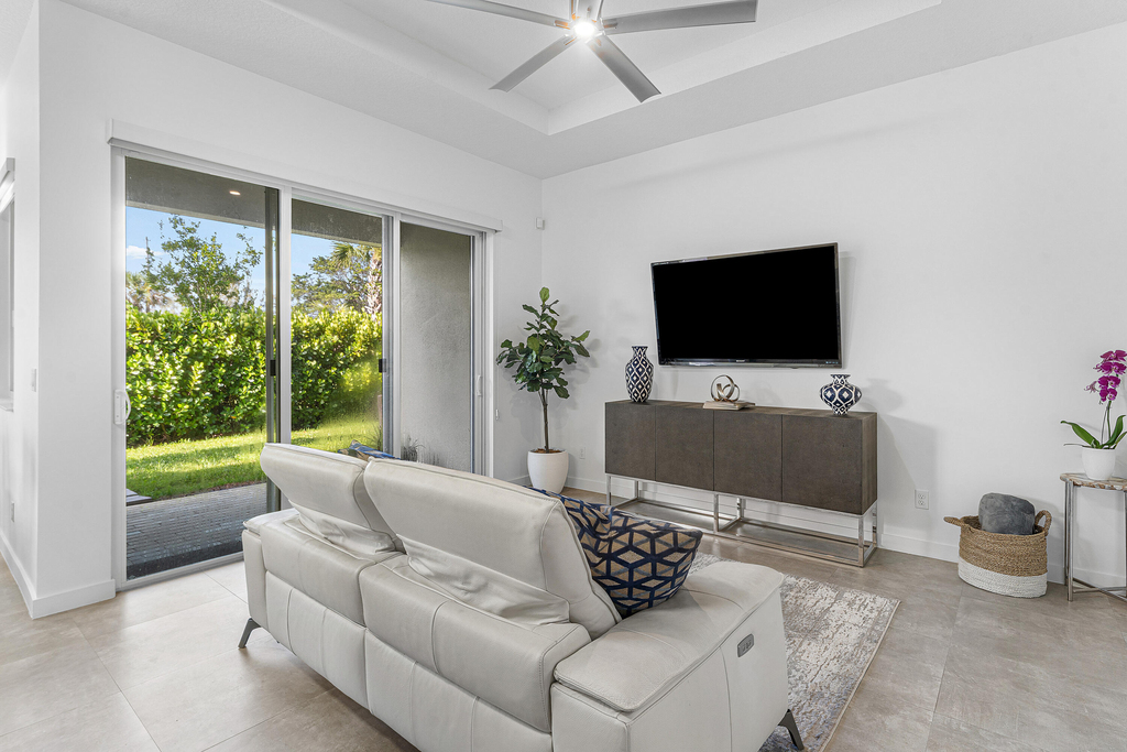 610 Pioneer Way - Photo 10