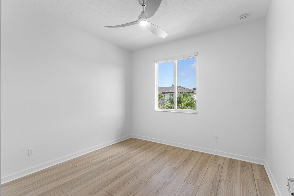 610 Pioneer Way - Photo 24