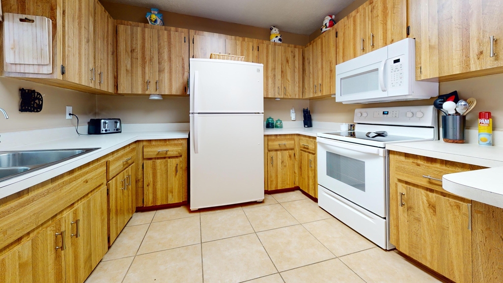 7402 Lakeland Boulevard - Photo 3
