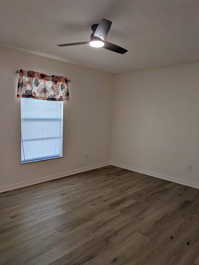 7402 Lakeland Boulevard - Photo 16
