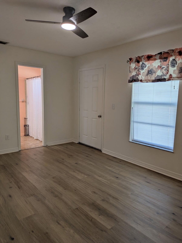 7402 Lakeland Boulevard - Photo 17
