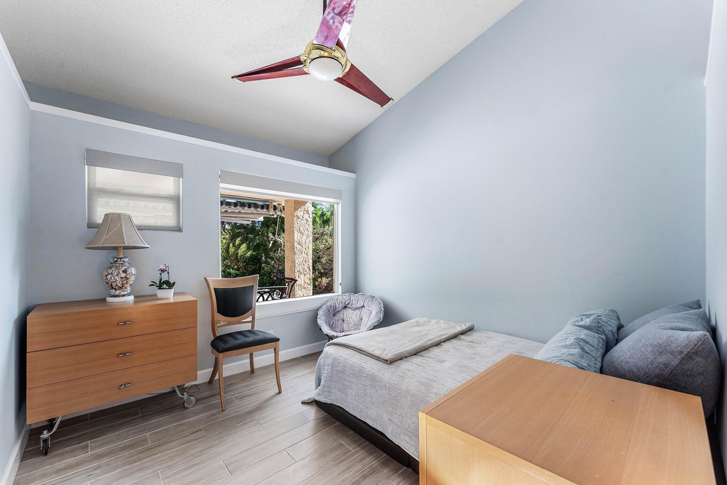 559 Nw 38th Terrace - Photo 12