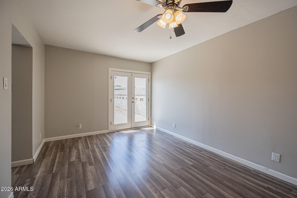 1907 W Denton Lane - Photo 9