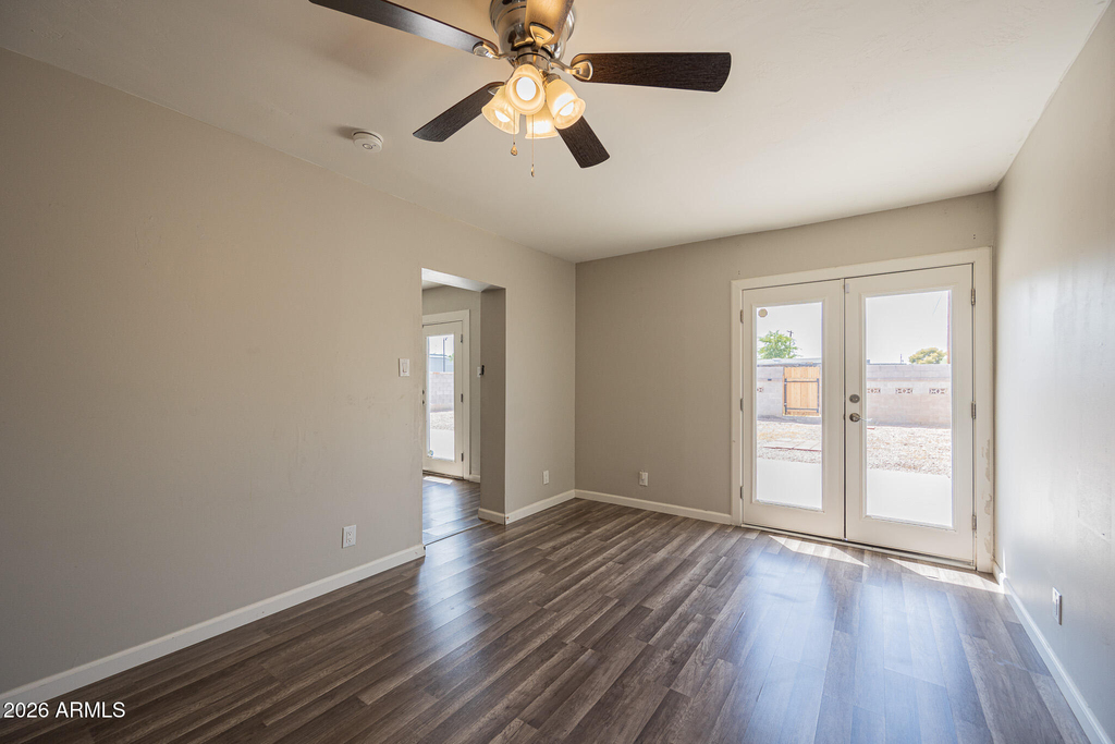 1907 W Denton Lane - Photo 10