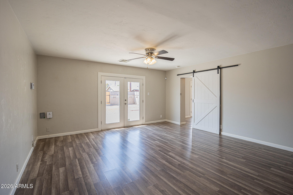 1907 W Denton Lane - Photo 3