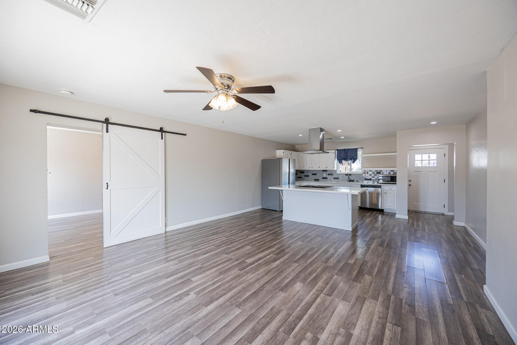 1907 W Denton Lane - Photo 4
