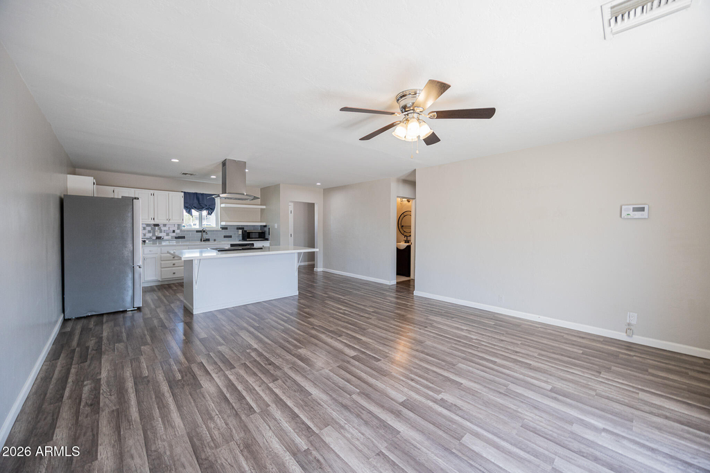 1907 W Denton Lane - Photo 5