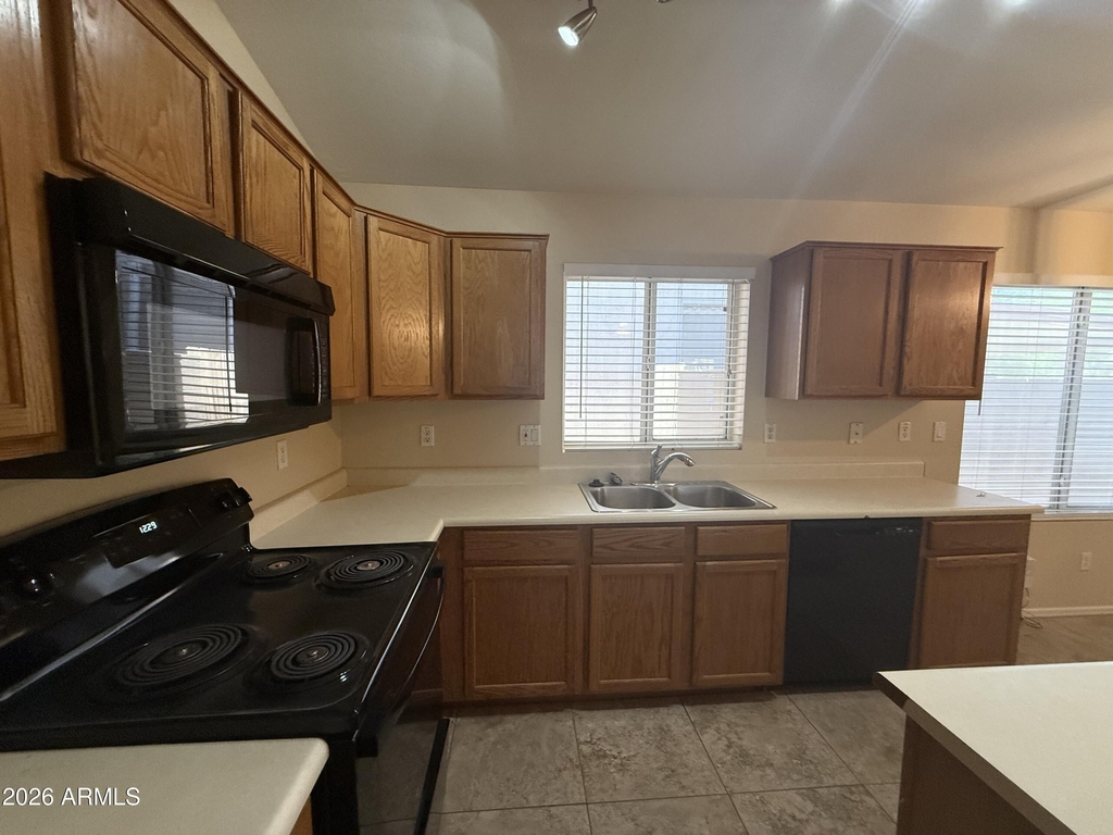 3236 E Kerry Lane - Photo 7