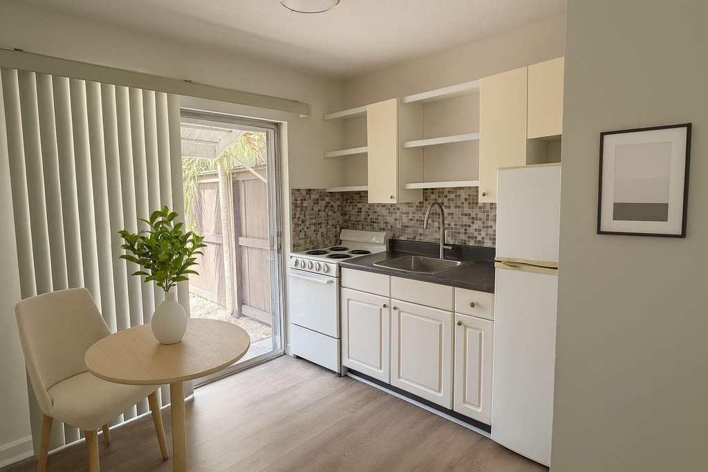 801 Sw 14th Avenue - Photo 2