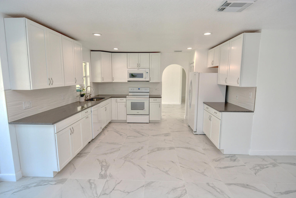 943 Se Browning Avenue - Photo 3