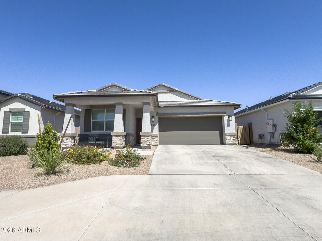 40110 W Shaver Drive - Photo 0