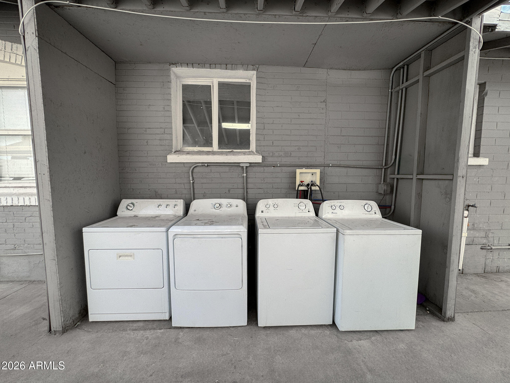 1017 E Moreland Street - Photo 8