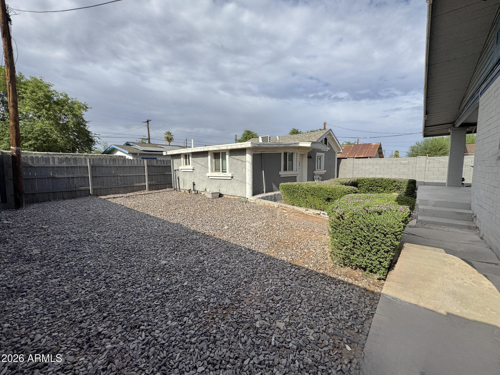 1017 E Moreland Street - Photo 10