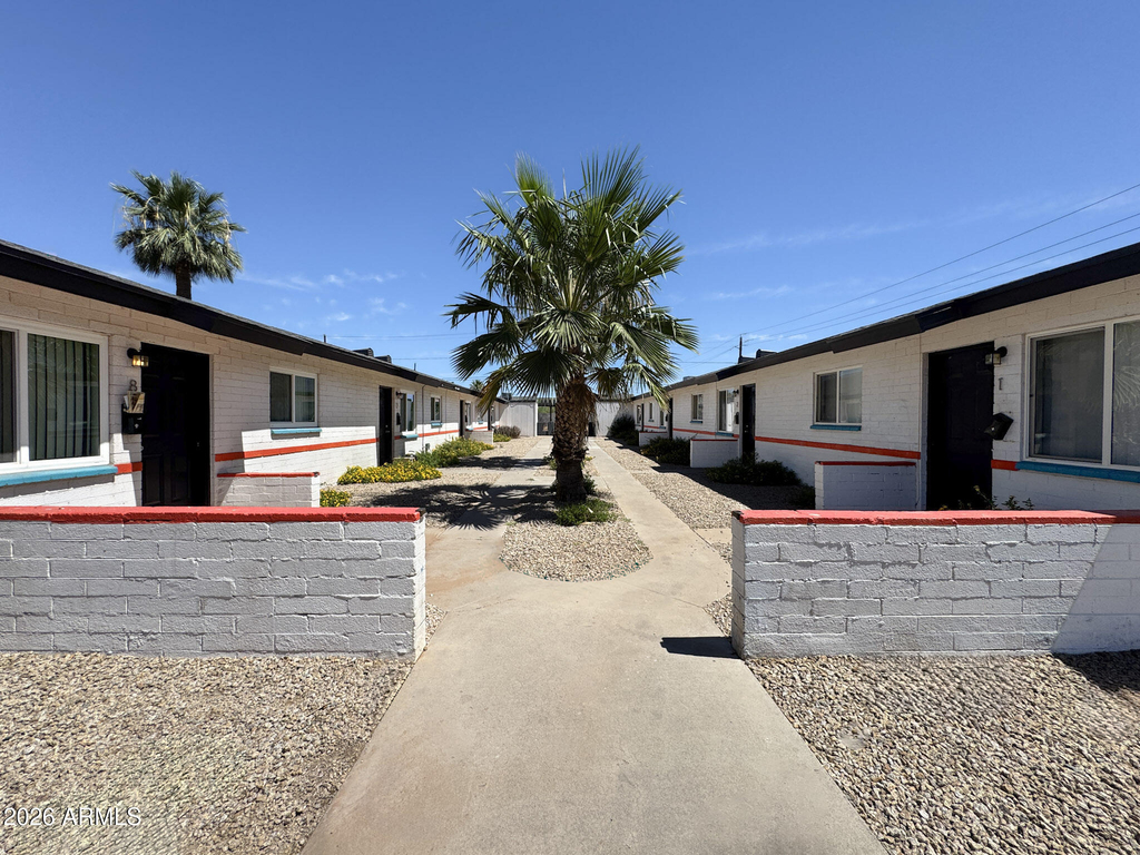 1342 W Willetta Street - Photo 0