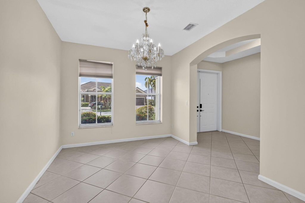 9479 Sedgewood Drive - Photo 5