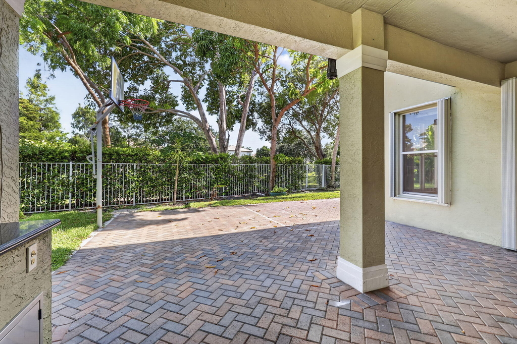9479 Sedgewood Drive - Photo 38