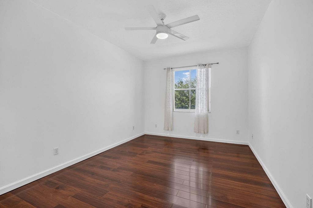 9479 Sedgewood Drive - Photo 33