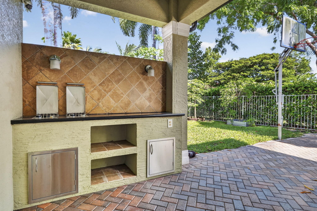 9479 Sedgewood Drive - Photo 39