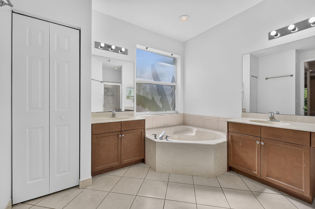 9479 Sedgewood Drive - Photo 24