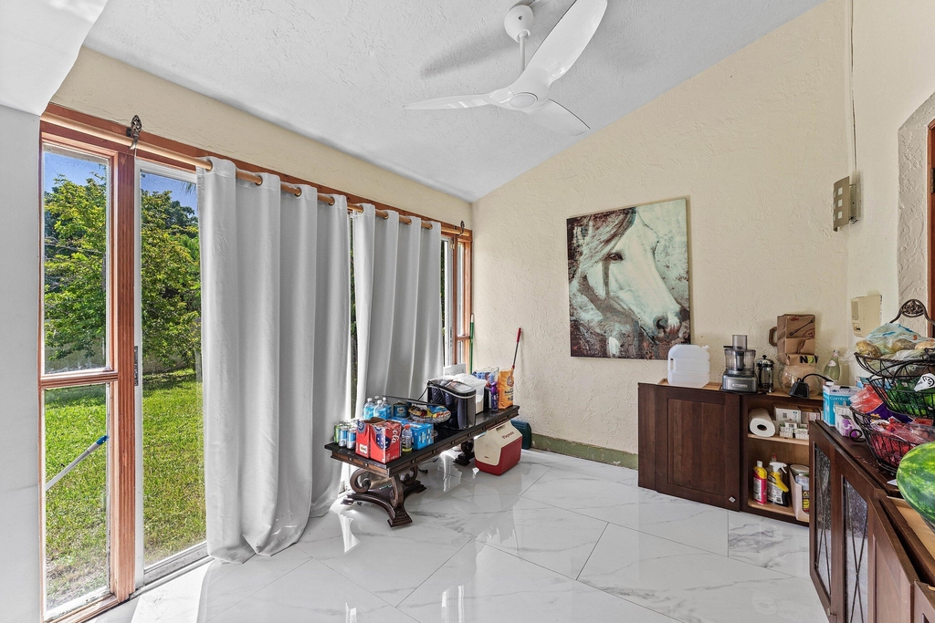 2350 Nw 5th Avenue - Photo 14