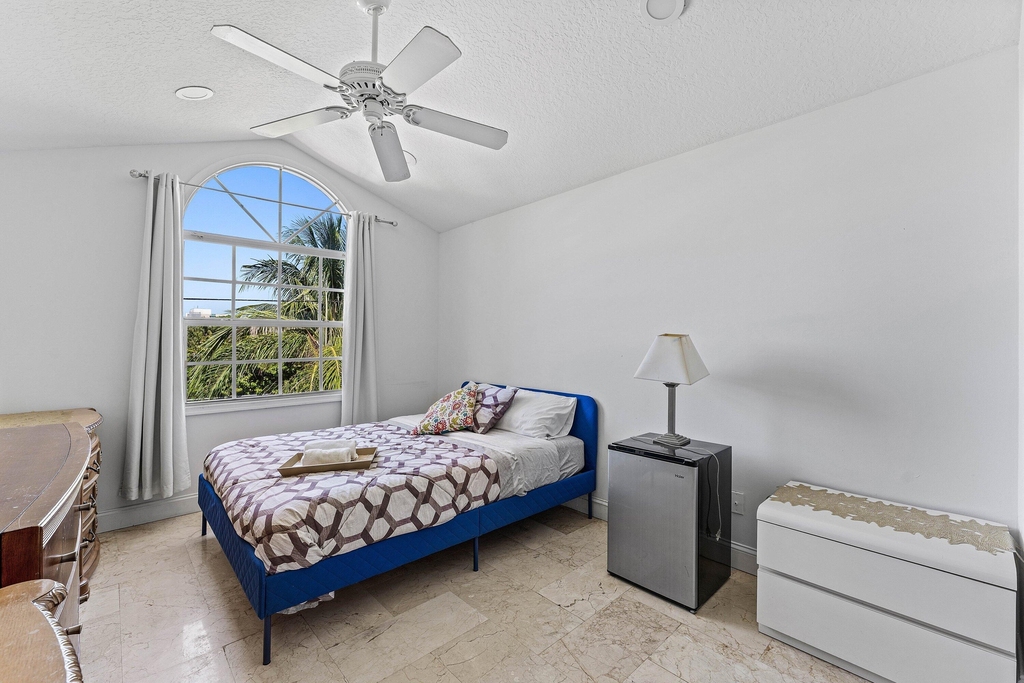 2350 Nw 5th Avenue - Photo 22