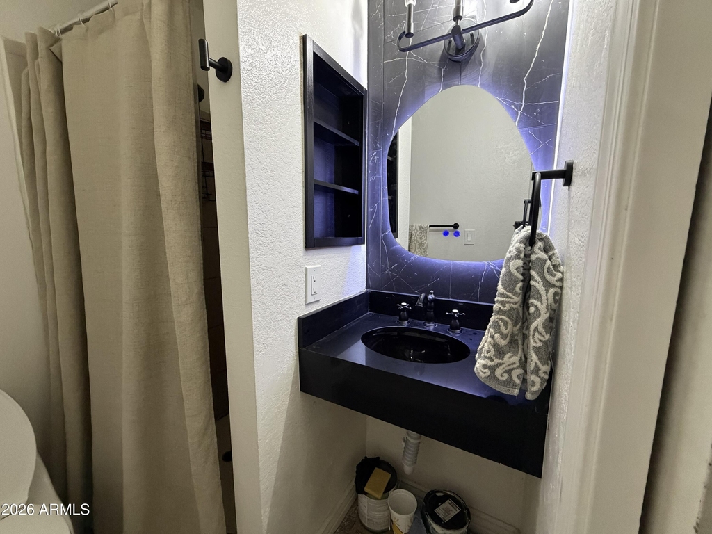 625 S Westwood -- - Photo 5
