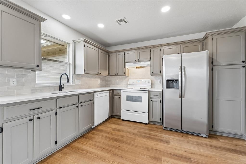 11933 Nw 7th Street - Photo 8