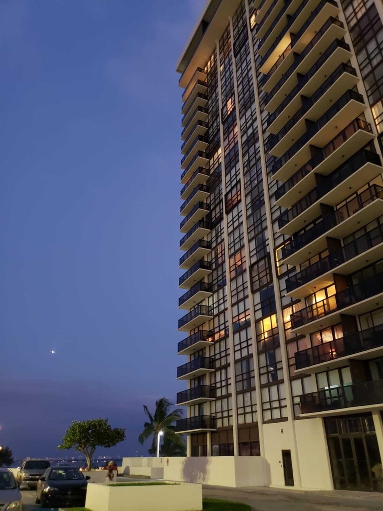 600 Ne 36th - Photo 0
