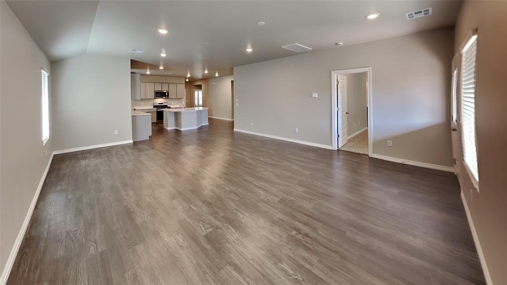 2740 Dennis Drive - Photo 3