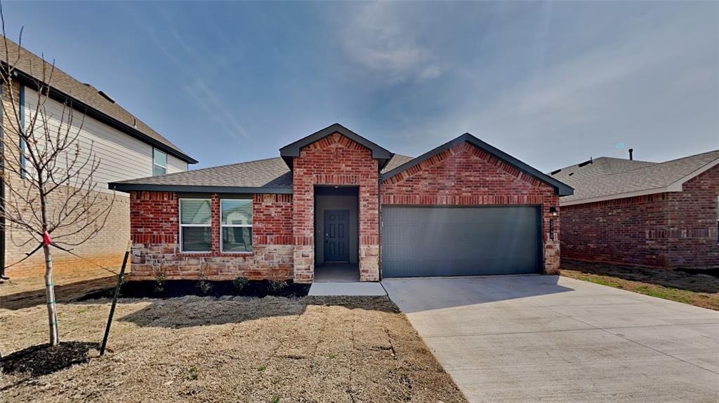 2740 Dennis Drive - Photo 0