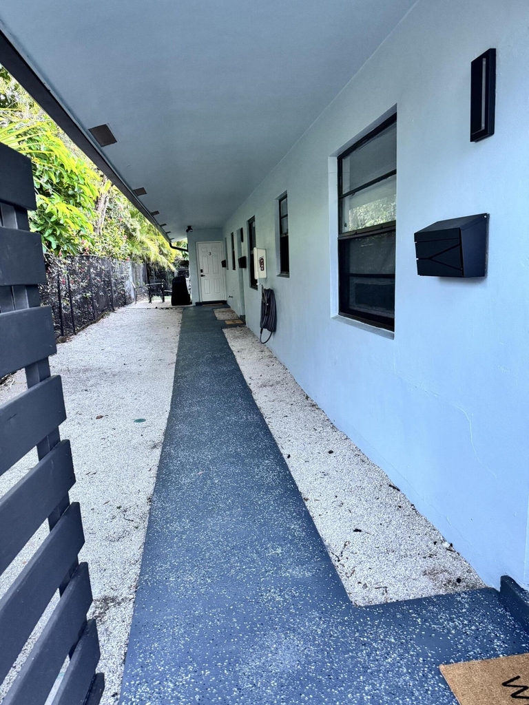 221 Se 11th Avenue - Photo 9