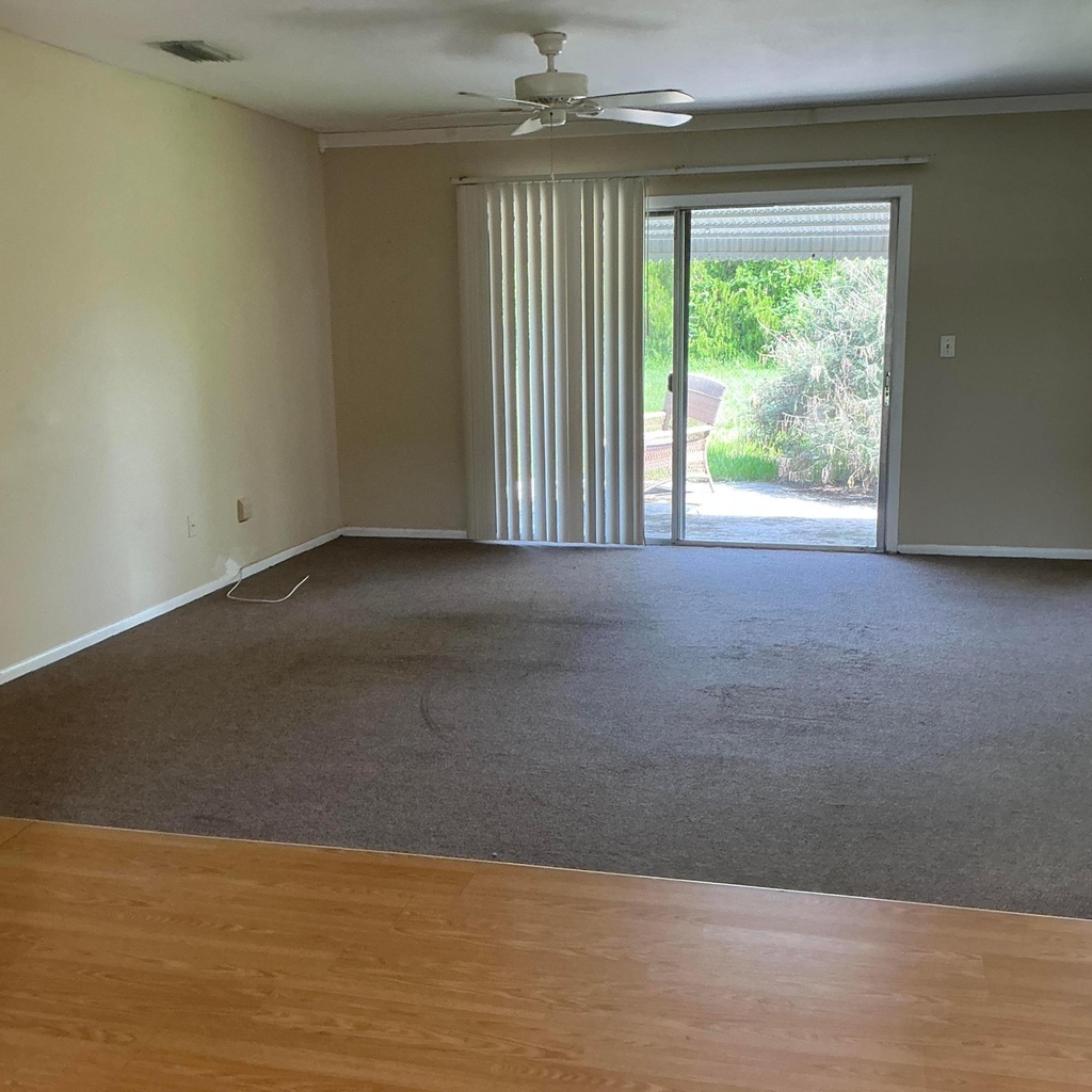 1955 Se Tiffany Avenue - Photo 2