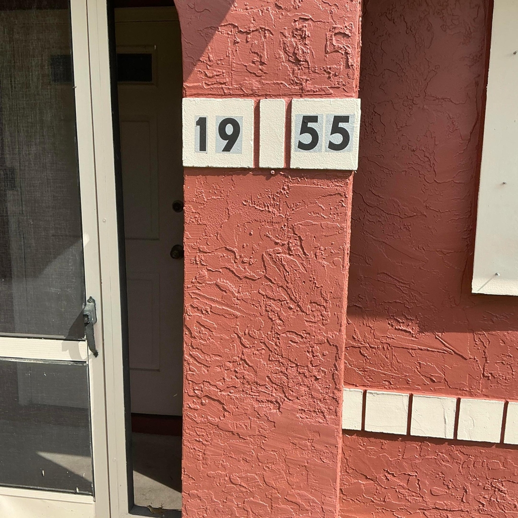 1955 Se Tiffany Avenue - Photo 1