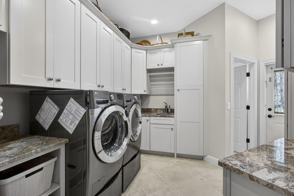 8704 Wendy Lane E - Photo 92